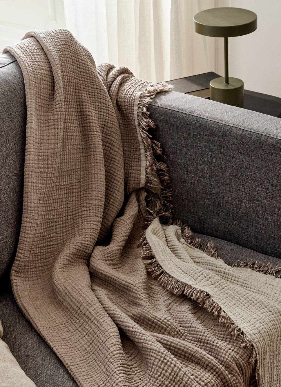 PLAID EN GAZE DE COTON BRUN