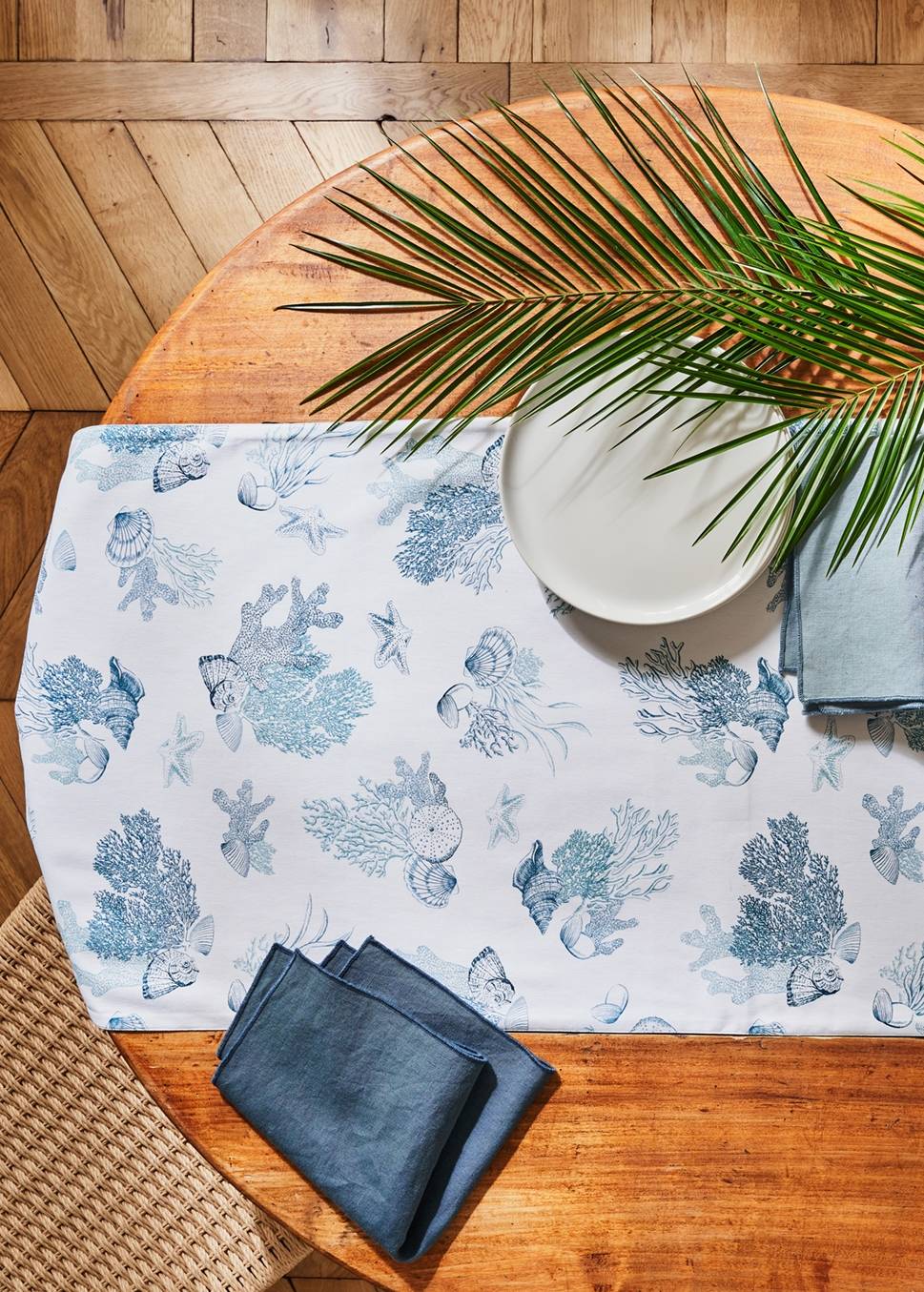 CHEMIN DE TABLE ANTI TACHE COQUILLAGES BLANC BLEU