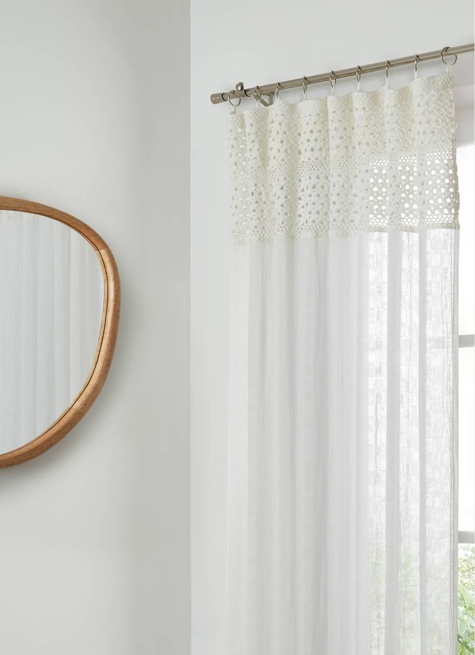 RIDEAU EN GAZE DE COTON AVEC TÊTE EN CROCHET  BLANC