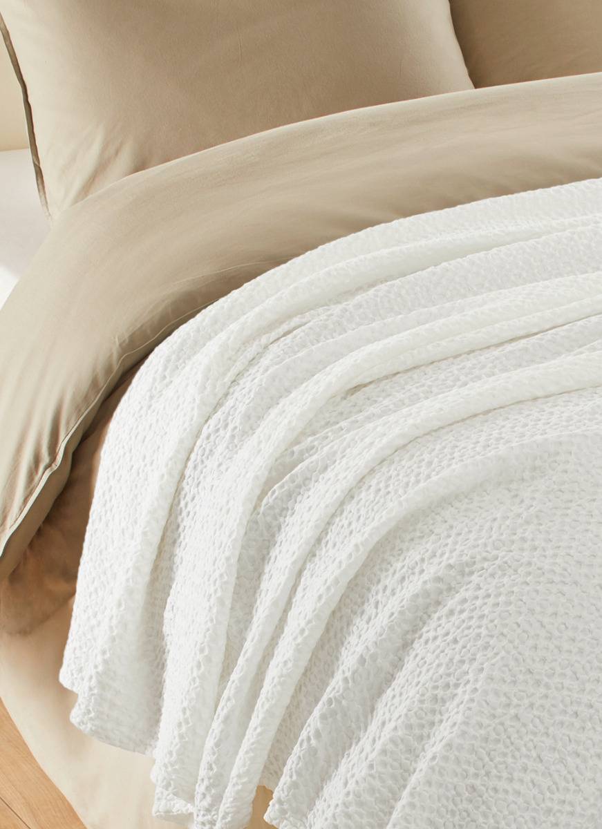 JETÉ DE LIT EN COTON LAVÉ NID D&rsquo;ABEILLE BLANC