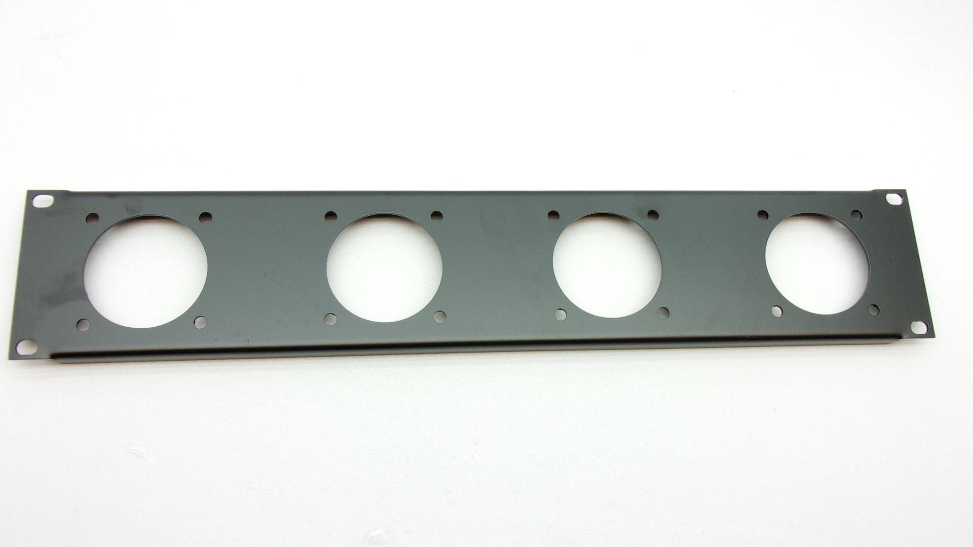 face avant de rack 2U avec perçage pour 4 embases P17 16A ou 32A entraxe 56mm