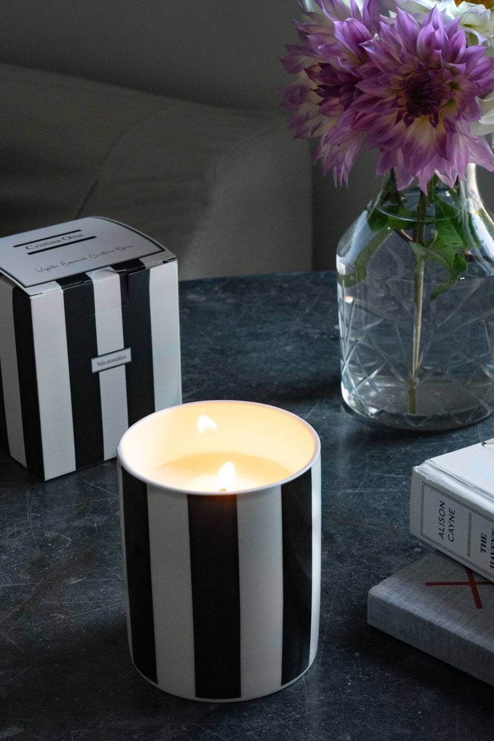 Bougie parfumée motif rayé vertical CO